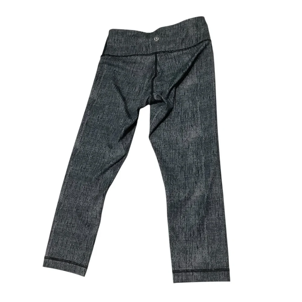Lululemon Wunder Under Crop Sz 4 Full-On Luxtreme Burlap Texture Black Dune